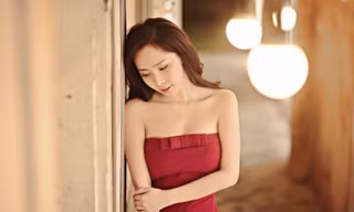 'Cá sấu' Quỳnh Nga đằm thắm, quyến rũ trong MV mới