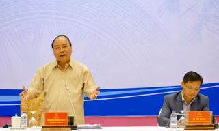 Thủ tướng Nguyễn Xuân Phúc phát biểu tại tọa đàm.
