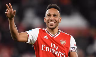 Pierre-Emerick Aubameyang đã có 20 bàn thắng ở mùa này.