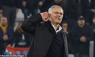 HLV Jose Mourinho gây hấn với Juventus