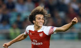 Matteo Guendouzi ăn mừng bàn thắng ra mắt Arsenal