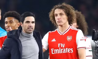 HLV Arsenal hết lời khen ngợi 'lão tướng' David Luiz 