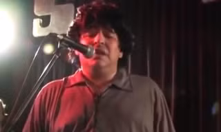 Xem lại khoảnh khắc Maradona hát ca khúc ‘Bàn tay của Chúa’ đầy cảm xúc