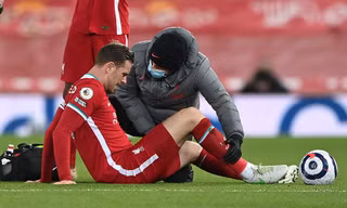 Jordan Henderson đối mặt nguy cơ nghỉ thi đấu dài hạn.