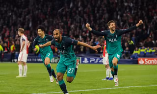 Lucas Moura tỏa sáng rực rỡ trước Ajax