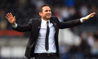 Frank Lampard trên đường trở lại Chelsea