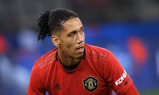 Chris Smalling sẽ chia tay M.U vào phút chót.