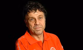 Bác sĩ Bernard Gonzalez. 