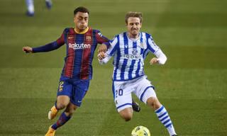 De Jong cùng đồng đội rất vất vả trong ngày thiếu Messi