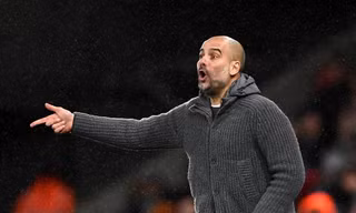 HLV Pep Guardiola không vui vì thắng tranh cãi