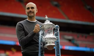 Pep Guardiola giúp Man City thống trị bóng đá Anh