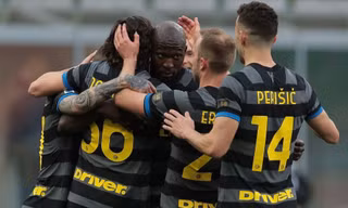 Thành Milan bứt tốc, Juventus lo bị truất ngôi vương