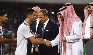 Ronaldo từ chối hợp đồng cực khủng từ Ả Rập Xê Út