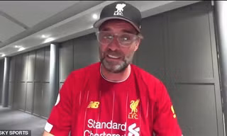 HLV Jurgen Klopp bật khóc vì hạnh phúc.