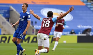 Leicester bất ngờ để thua West Ham 0-3 ngay tại sân nhà