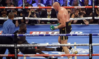 Tyson Fury hạ knock-out Deontay Wilder