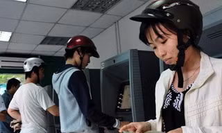 Trước giờ thu phí rút tiền từ ATM