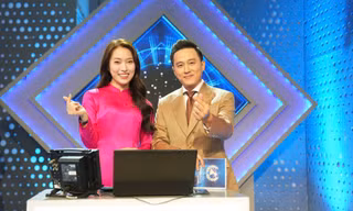 MC Khánh Vy, Ngọc Huy "nạp đường" cho 4 nhà leo núi trước Chung kết Olympia 24