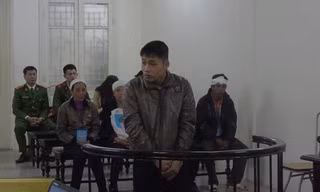 Nguyễn Tiến Đạt trước vành móng ngựa.