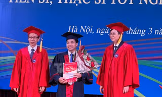 Hiệu trưởng Trường Đại học Sư phạm Hà Nội: Nhà giáo đừng bao giờ để ngọn lửa đam mê nguội lạnh