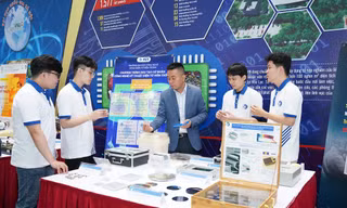 Miễn học phí, hỗ trợ sinh hoạt phí khi học thạc sĩ, tiến sĩ