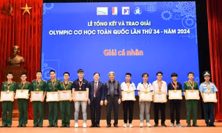Một học viên đạt điểm tuyệt đối tại kì thi Olympic Cơ học toàn quốc