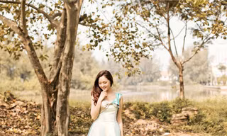 Bảo Anh dạo chơi trên đồng cỏ