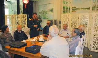 Đại tá Phạm Văn Cương họp mặt ngày truyền thống của Cựu chiến binh chiến sĩ Điện Biên đại đội 806 - Ảnh: Thạch Lợi 