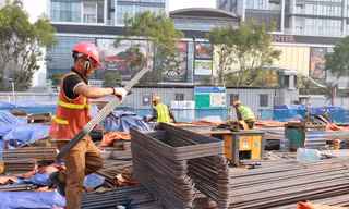 Lao động ngành xây dựng phải đối mặt với nhiều nguy cơ tai nạn