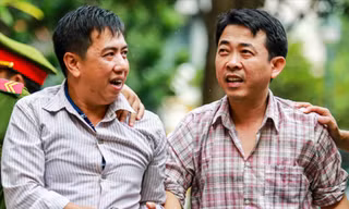 Ông Võ Mạnh Cường (trái) và Nguyễn Minh Hùng trong lần tòa xử án trước đây. Cả 2 ông này đều bị quy là cùng chủ mưu cầm đầu vụ án. Ảnh: Tân Châu