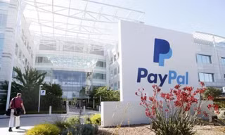 Việc được PayPal và các tổ chức thương mại khác chấp nhận đã mang lại cho bitcoin tính hợp pháp