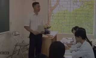 Thầy giáo Vương Thành Trung trên bục giảng