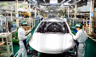 Dây chuyền lắp ráp ô tô Toyota ở Vĩnh Phúc. Ảnh: Hồng Vĩnh