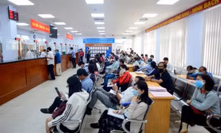 TPHCM có thể tự quyết mức lương trả cho chuyên gia, viên chức từ 1/8