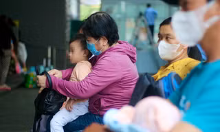 Nắng nóng, hàng nghìn trẻ nhỏ tại TP.HCM phải vào viện mỗi ngày