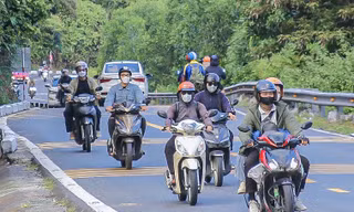 Người dân vượt đèo vào Đà Nẵng làm việc sau nghỉ lễ