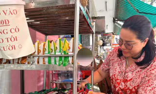 Tiệm mì 1.000 đồng giúp người nghèo ở Đà Nẵng