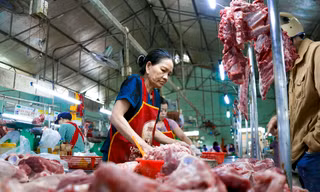Lý do giá thịt lợn ‘đốt cháy’ thị trường 