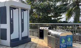 Vụ nhà vệ sinh bãi biển Đà Nẵng: Du khách hết cảnh 'đứng hình'