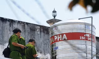 Phát hiện xác phụ hồ trên sân thượng