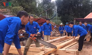 BẢN TIN TÌNH NGUYỆN: Dựng nhà cho đồng bào người Mông