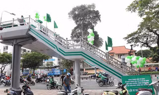 BẢN TIN THANH NIÊN: Chung tay tô điểm cầu vượt bộ