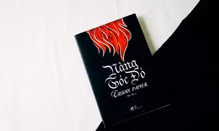 Ảnh chụp sách "Nàng tóc đỏ"
