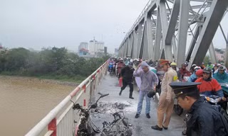 Hiện trường chiếc xe bị cháy