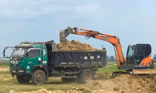 Xử lý việc lợi dụng cải tạo ruộng, bán đất ra ngoài trục lợi