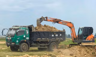 Vụ lợi dụng cải tạo ruộng để bán đất: Dừng việc cải tạo 