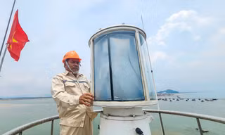 'Mắt thần' nơi cửa biển Hà Tĩnh và chuyện những người canh ánh đèn đêm