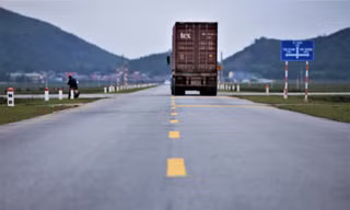 Vì sao ngã tư ‘tử thần’ trên đường ven biển Hà Tĩnh không lắp đèn tín hiệu? 