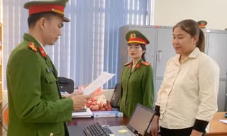 Người phụ nữ làm giả sổ tiết kiệm 1 tỷ đồng rồi mang đến ngân hàng rút tiền
