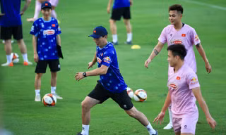 Khởi đầu thuận lợi cho HLV Kim Sang-sik